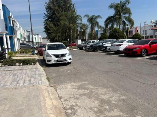 CASA EN VENTA FRENTE A PARQUE EN RESIDENCIAL CARRARA, NUEVO MÉXICO