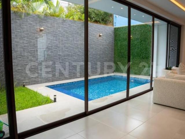 Casa en Venta frente a parque en SM 12 Cancún