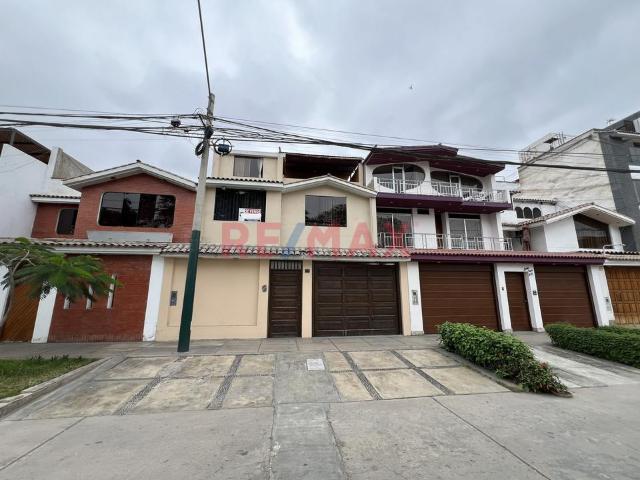 Casa En Venta Frente A Parque – Surco