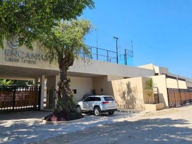 CASA EN VENTA FRENTE AL LAGO DE CHAPALA, EL ENCANTO LAKE FRONT
