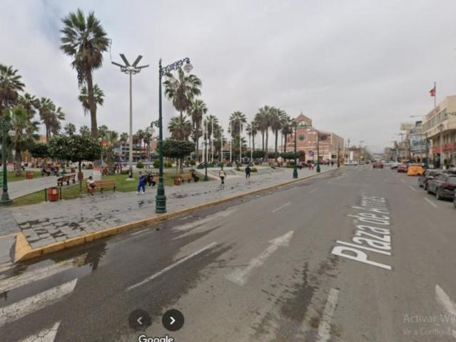 Casa en venta frente al mercado de Pueblo Nuevo cerca a La Plaza de Armas