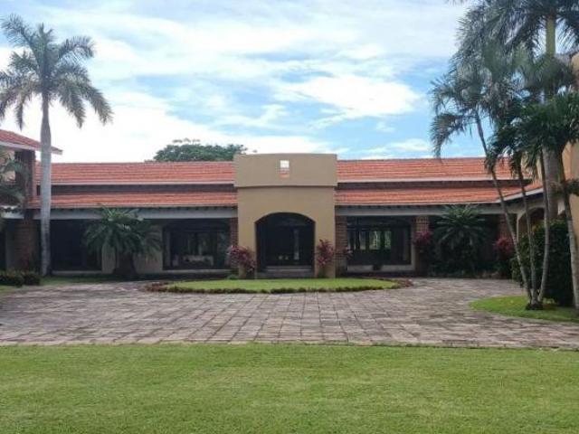 CASA EN VENTA FRENTE AL RIO EN PLAYA DE VACAS