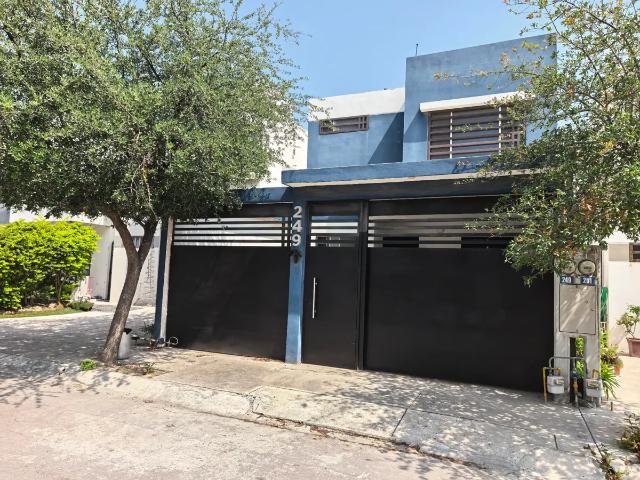 Casa en Venta General Escobedo, privada Villa Castello
