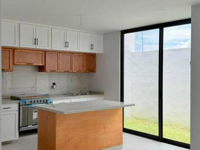 CASA EN VENTA GRAN PEÑON, VISTAZUL, CERCA ZONA INDUSTRIL Y PLAZA THE PARK