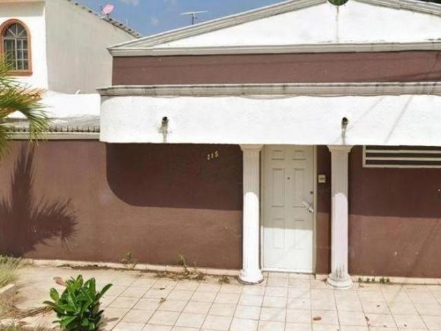 CASA EN VENTA GRANDE Y AMPLIA EN VERACRUZ CERCANO A PARQUE MAGICO!