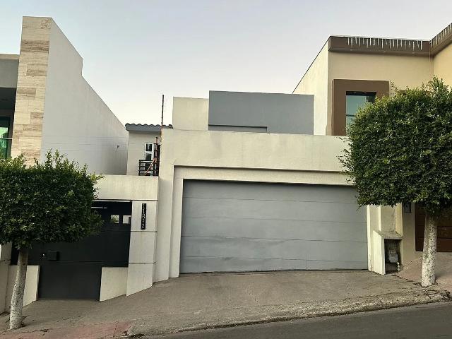 CASA EN VENTA HACIENDA AGUA CALIENTE