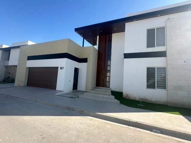 CASA EN VENTA HACIENDA EL ROSARIO