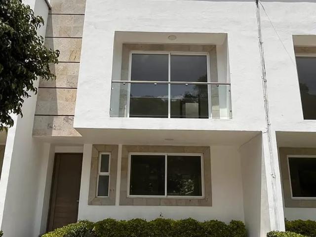 CASA EN VENTA HACIENDA LAURELES CELAYA