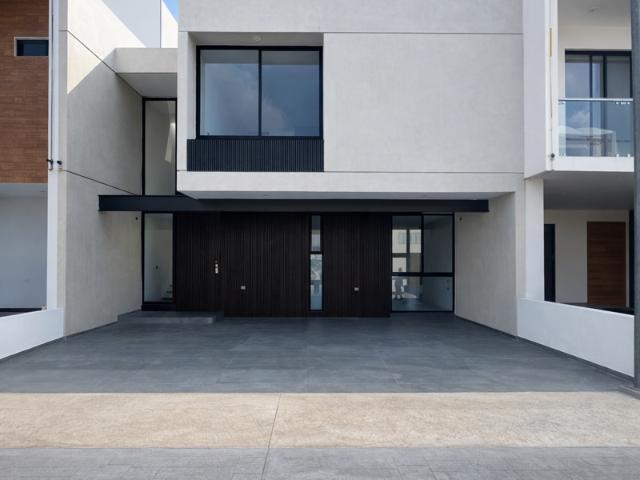 Casa en Venta Haciendas Residencial y Club Deportivo, Centro, Tabasco con Seguridad y Comodidad