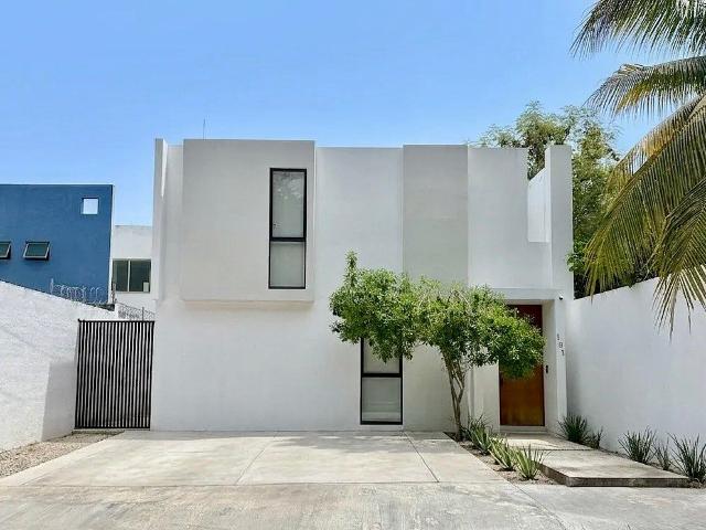 Casa en Venta Ideal para Oficinas o Casa Habitación en Montevideo Mérida Yucatán