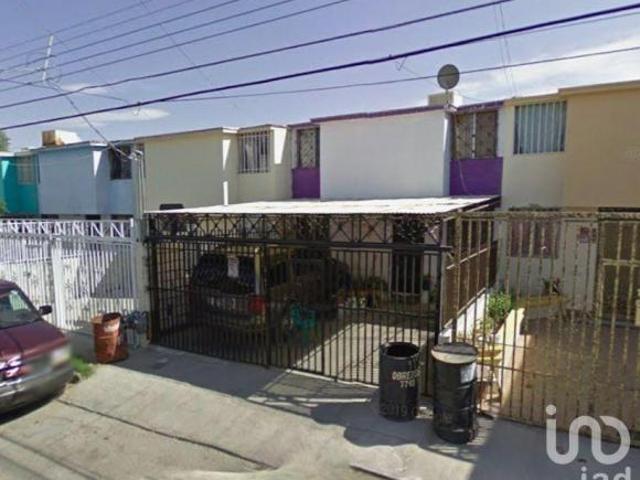CASA EN VENTA INF. FIDEL VELAZQUEZ A UNAS CUADRAS DE CALLE ARIZONA CD. JUAREZ CHIH