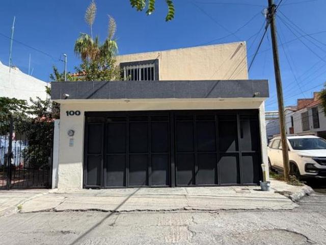 CASA EN VENTA JUNTO A CLUB CAMPESTRE DE GOLF