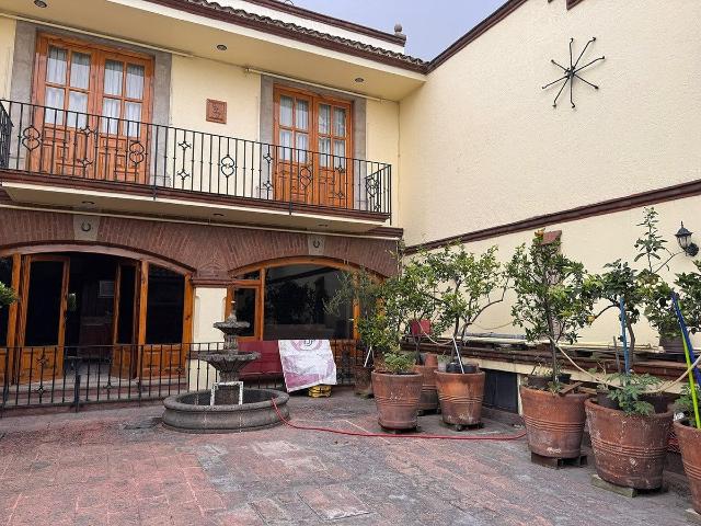 Casa en venta Jardines de Bellavista, doble terreno