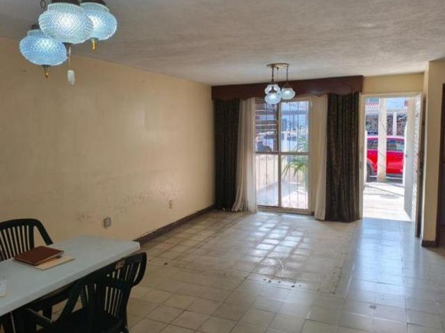 CASA EN VENTA JARDINES DE LA PAZ TLAQUEPAQUE
