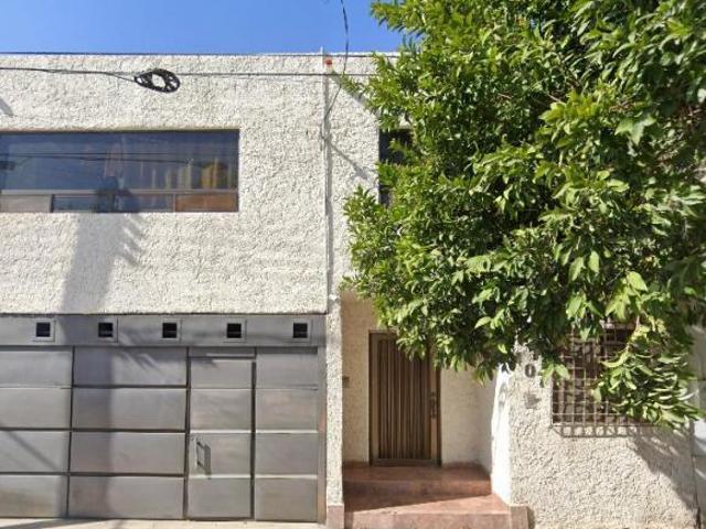 CASA EN VENTA JARDINES DEL VALLE