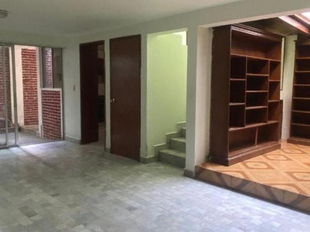 Casa en venta Jardines del Sur, 3 recamaras, cuarto de servicio, 2 estacionamientos