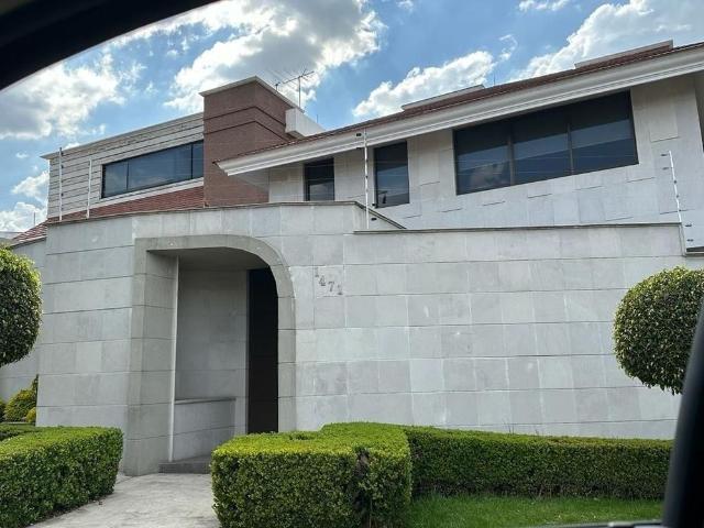 CASA EN VENTA JARDINES EN LA MONTAÑA/ 4 RECAMARAS