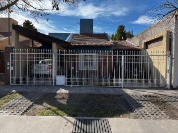 Mayor Drummond, Mendoza - Cochera, Patio