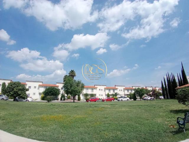 CASA EN VENTA LA CANTERA CELAYA