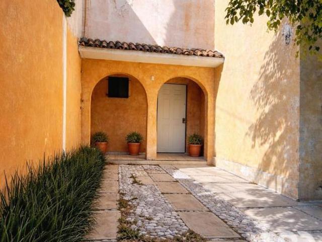 Casa en VENTA, LA JOYA, QUERETARO. Terreno excedente, Requiere Mantenimiento Precio Ajustado