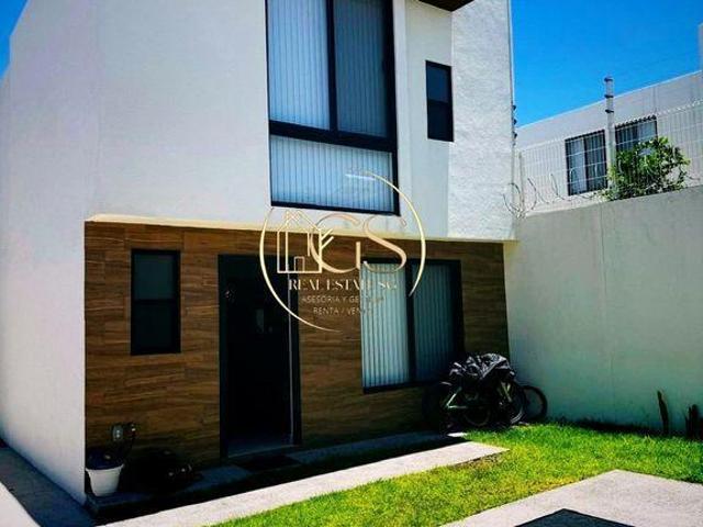CASA EN VENTA LA RESERVA RESIDENCIAL CELAYA