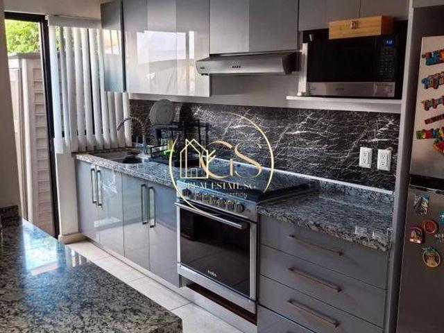 CASA EN VENTA LA RESERVA RESIDENCIAL CELAYA