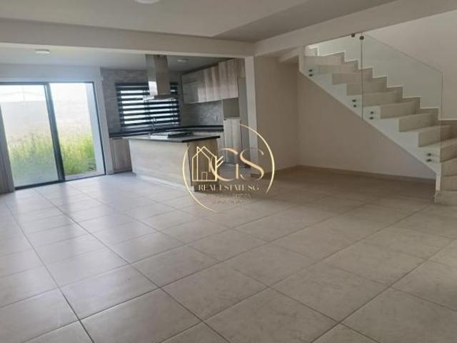CASA EN VENTA LA RESERVA RESIDENCIAL CELAYA