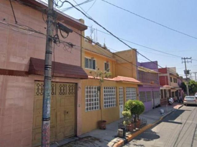 Casa en venta, Lago Michigan, Colonia Agua Azul Ciudad Netzahualcoyotl EdoMéx. Recuperación Bancaria