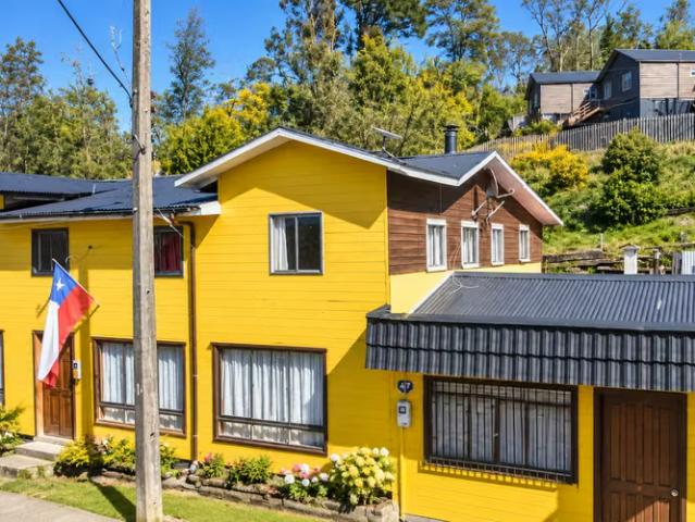 Casa en Venta Lago Riñihue – Vista al Lago e Ideal para Emprender | 7 dormitorios por 220000. 00 en Valdivia