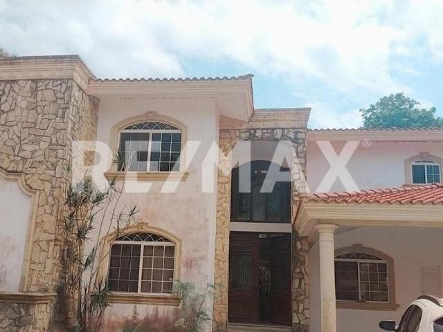 CASA EN VENTA Lagunas de Miralta