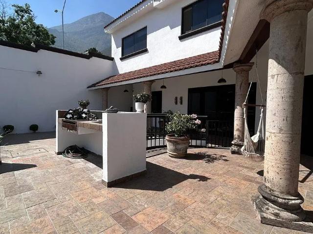 CASA EN VENTA, LAS CUMBRES SECTOR 6D
