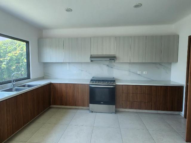 Casa en Venta Loma Alta Tres Mar?as Fraccionamiento privado con casa club y canchas multideportivas