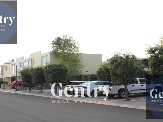 Casa en Venta Lomas Marques Cond. Virrey de Aragon