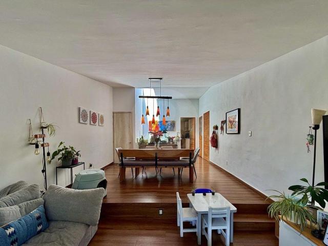 CASA EN VENTA LOMAS DE BEZARES