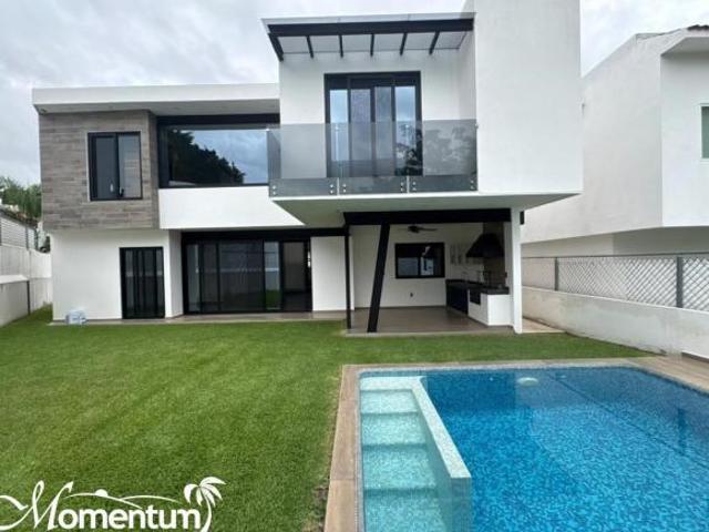 CASA EN VENTA LOMAS DE COCOYOC