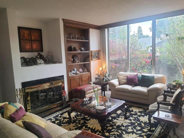 CASA EN VENTA LOMAS DE LAS PALMAS