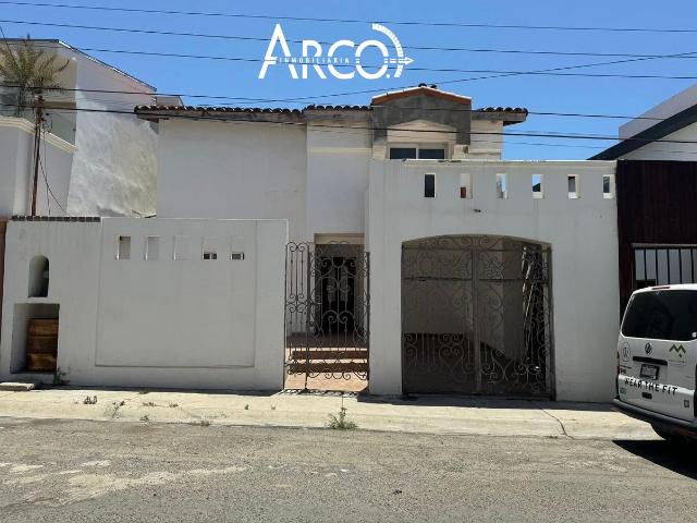 CASA EN VENTA LOMAS DE SAN MARINO