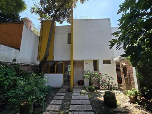 CASA EN VENTA LOMAS DE TARANGO