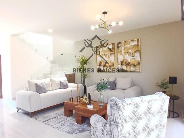 Casa en Venta Lomas del Marques, Cocina Equipada de Lujo, Jard?n