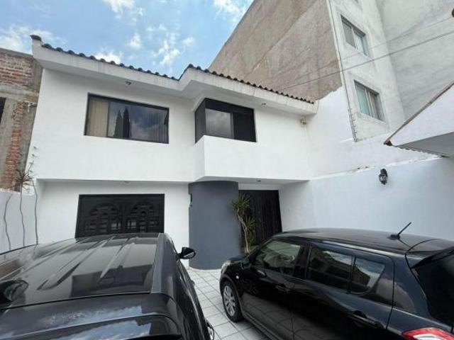 CASA EN VENTA LOMAS DEL SOL LEON GTO ZONA NORTE, ATRÁS DE LA UNV. DE LA SALLE CERRO GORDO