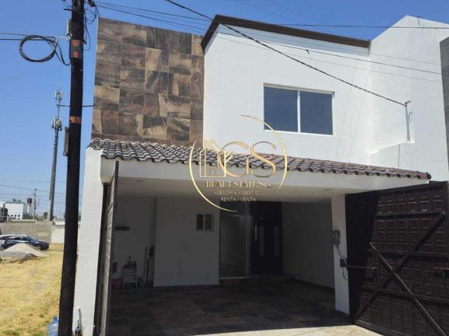 CASA EN VENTA LOS TULES CELAYA