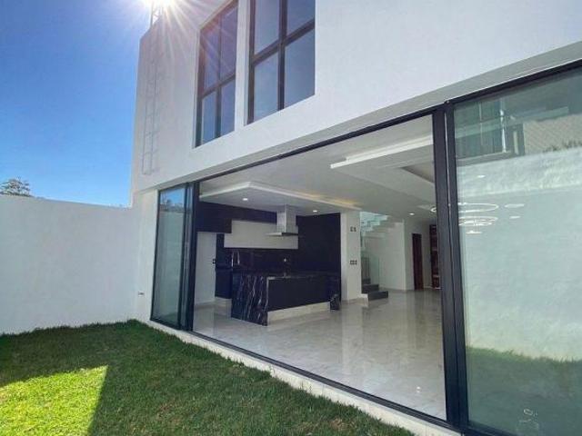 CASA EN VENTA VALLE IMPERIAL COTO MAPLE 214