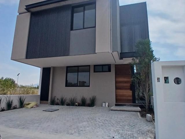 Casa en Venta Los Senderos, Doble Altura, Estudio o 4ta rec?mara PB