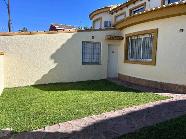 Casa de alto standing de 170 m2 en venta Puebla de Vallbona, Comunidad Valenciana