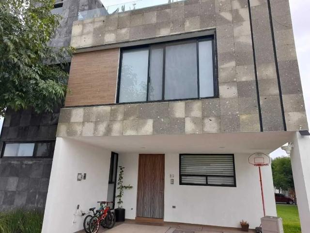 Casa en Venta Puebla Lomas de Angelópolis Parque Querètaro recámara abajo