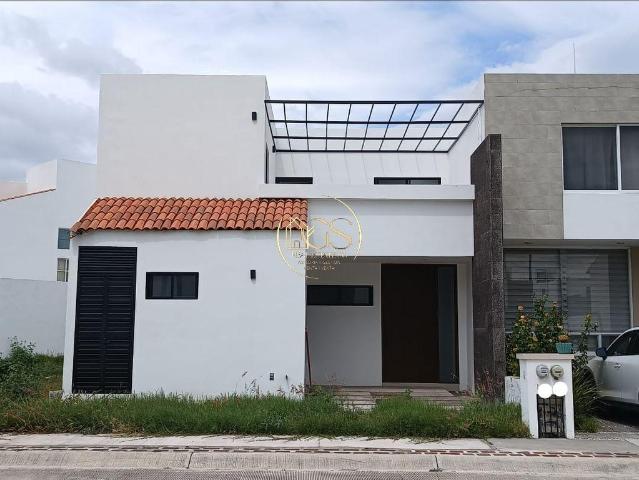 CASA EN VENTA PUNTARENA CELAYA