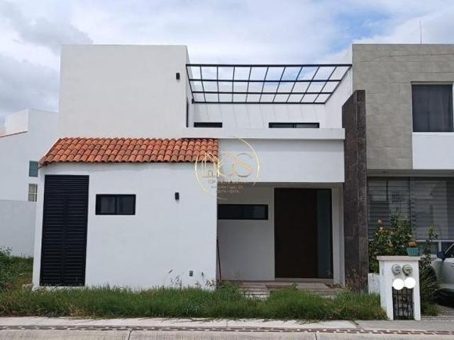 CASA EN VENTA PUNTARENA CELAYA
