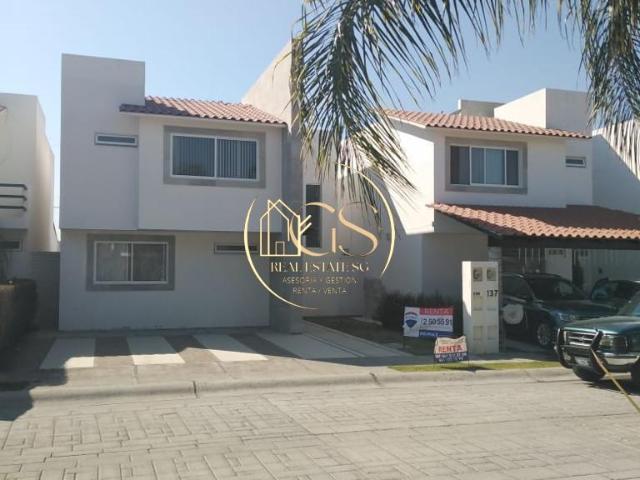 CASA EN VENTA PALMA REAL CELAYA