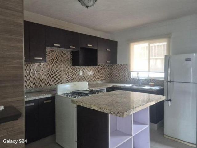 CASA EN VENTA PASEO DE LAS PALMAS TEJERIA EN CLOSTER CON ALBERCA Y SEGURIDAD