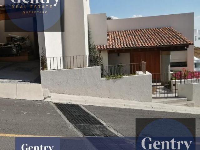 Casa en venta para inversi?n en Pedregal de Quer?taro